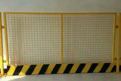 坑围栏